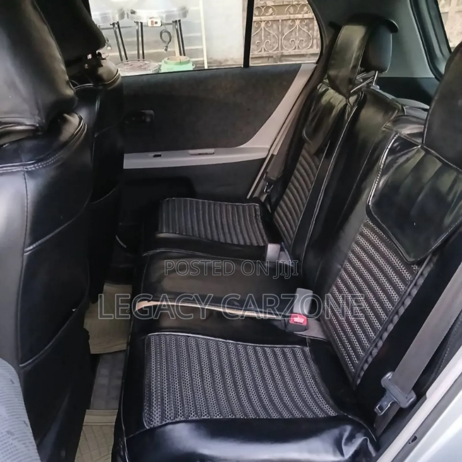 Toyota Yaris 2010 Silver