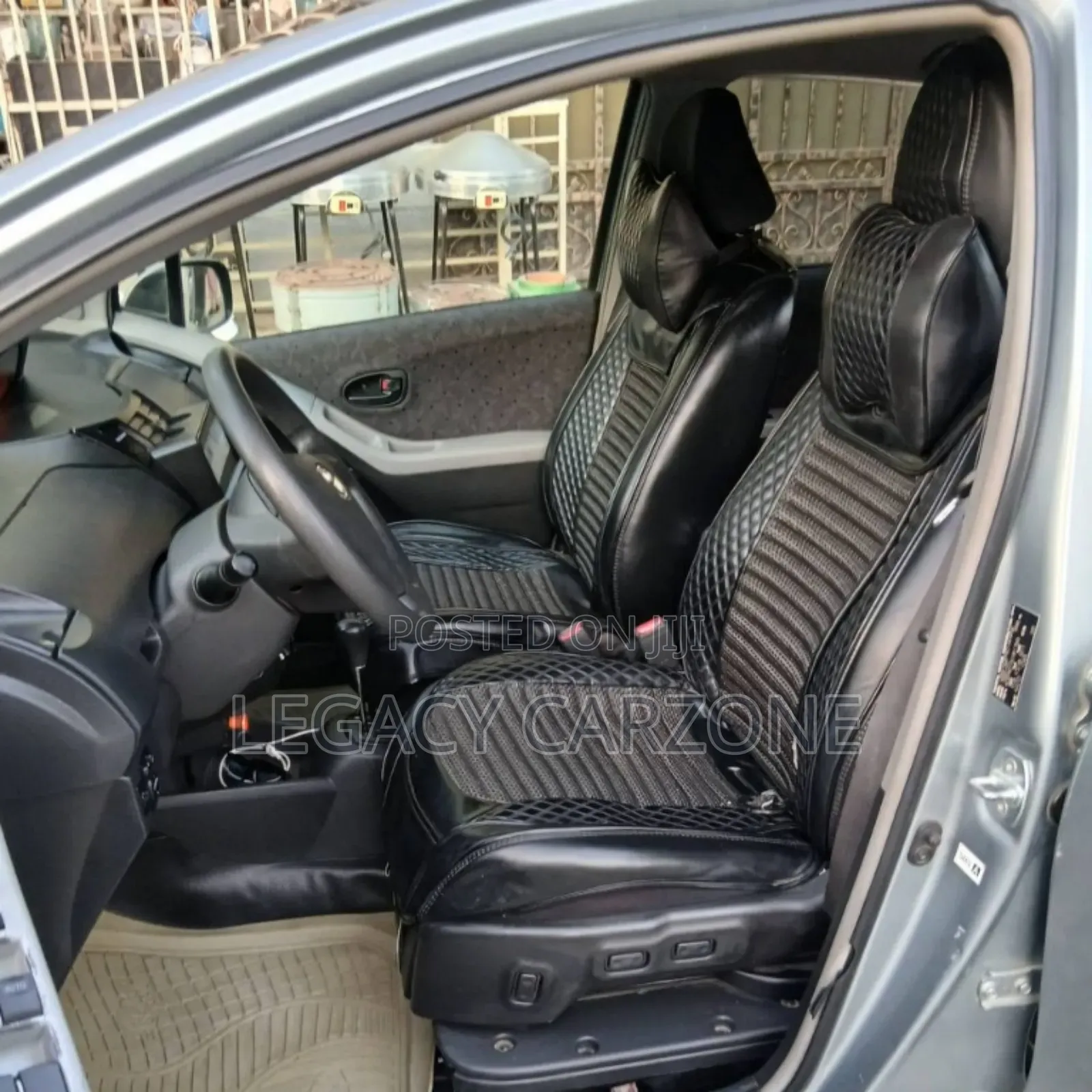 Toyota Yaris 2010 Silver