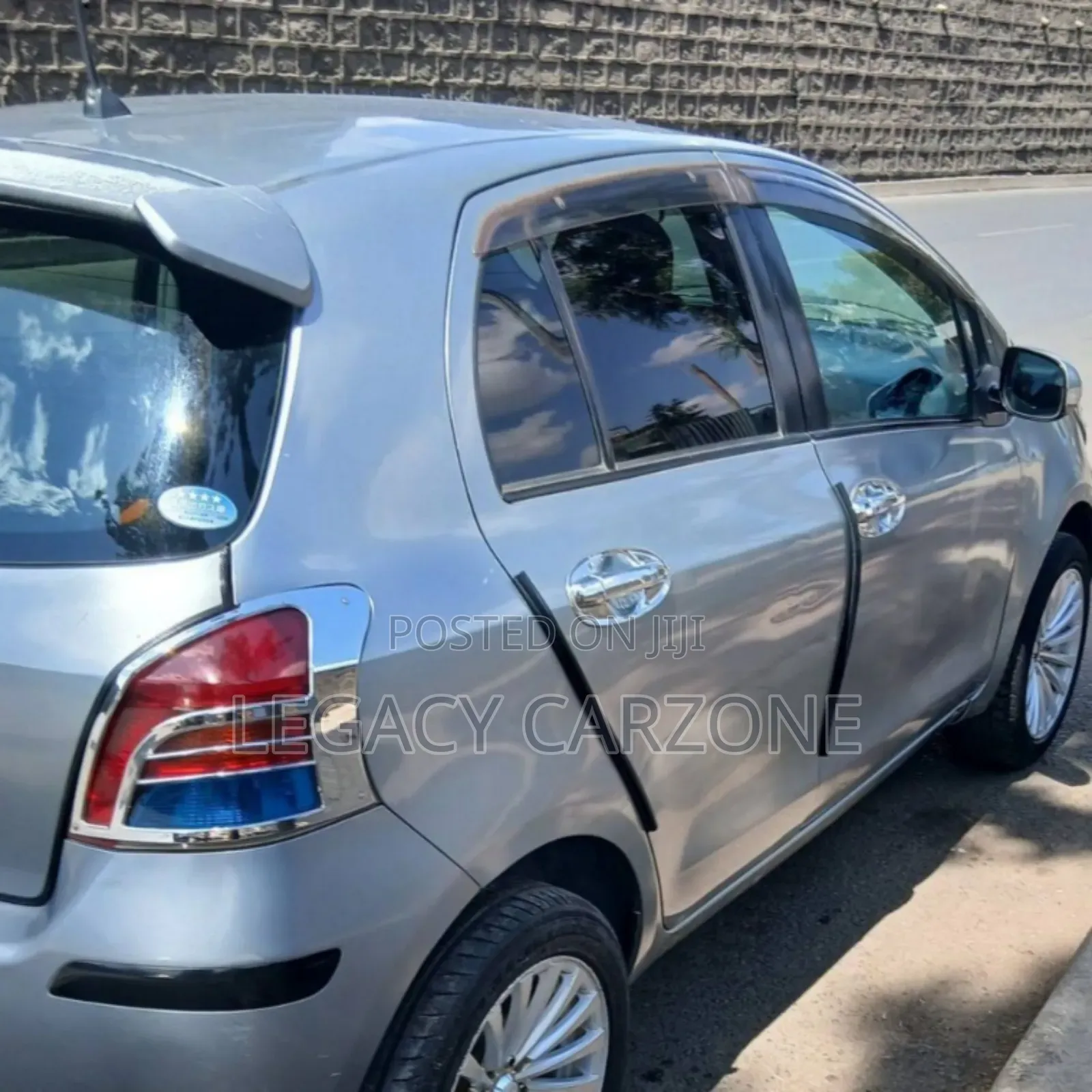 Toyota Yaris 2010 Silver