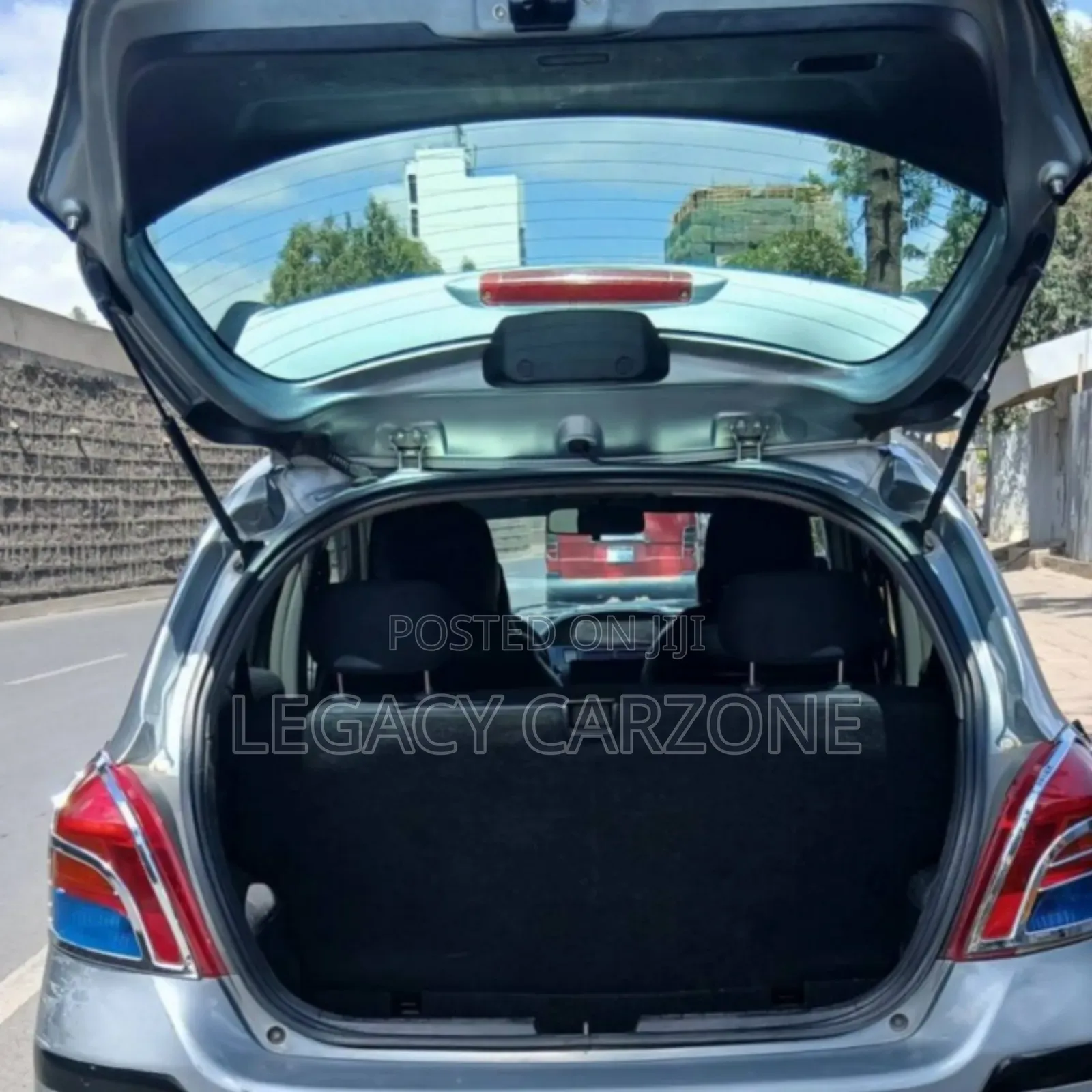 Toyota Yaris 2010 Silver