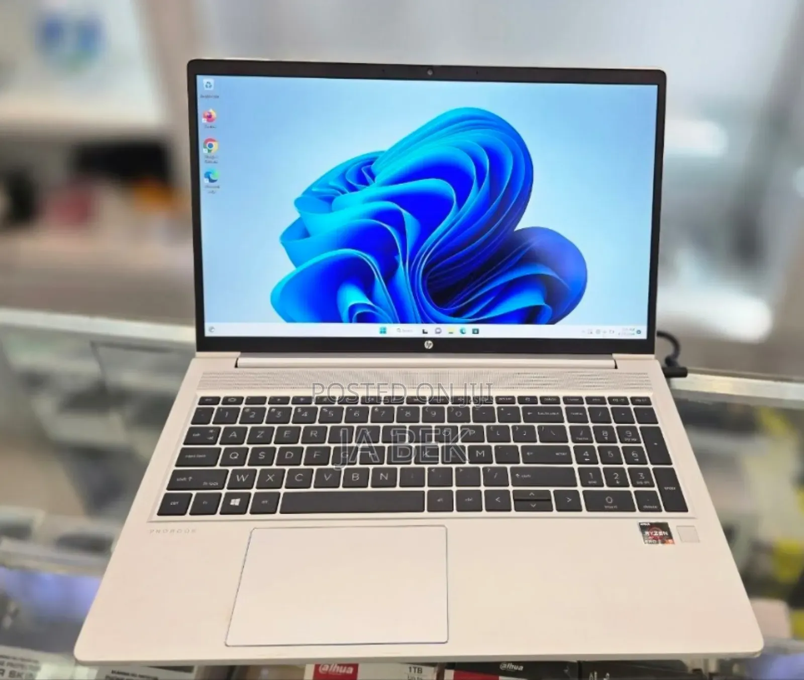 New Laptop HP ProBook 450 G5 8GB AMD Ryzen 5 SSD 256GB