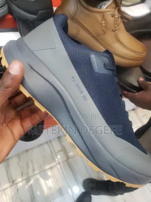 Men's Simple Shoes / Waterproof Hiking Runnign Shoes