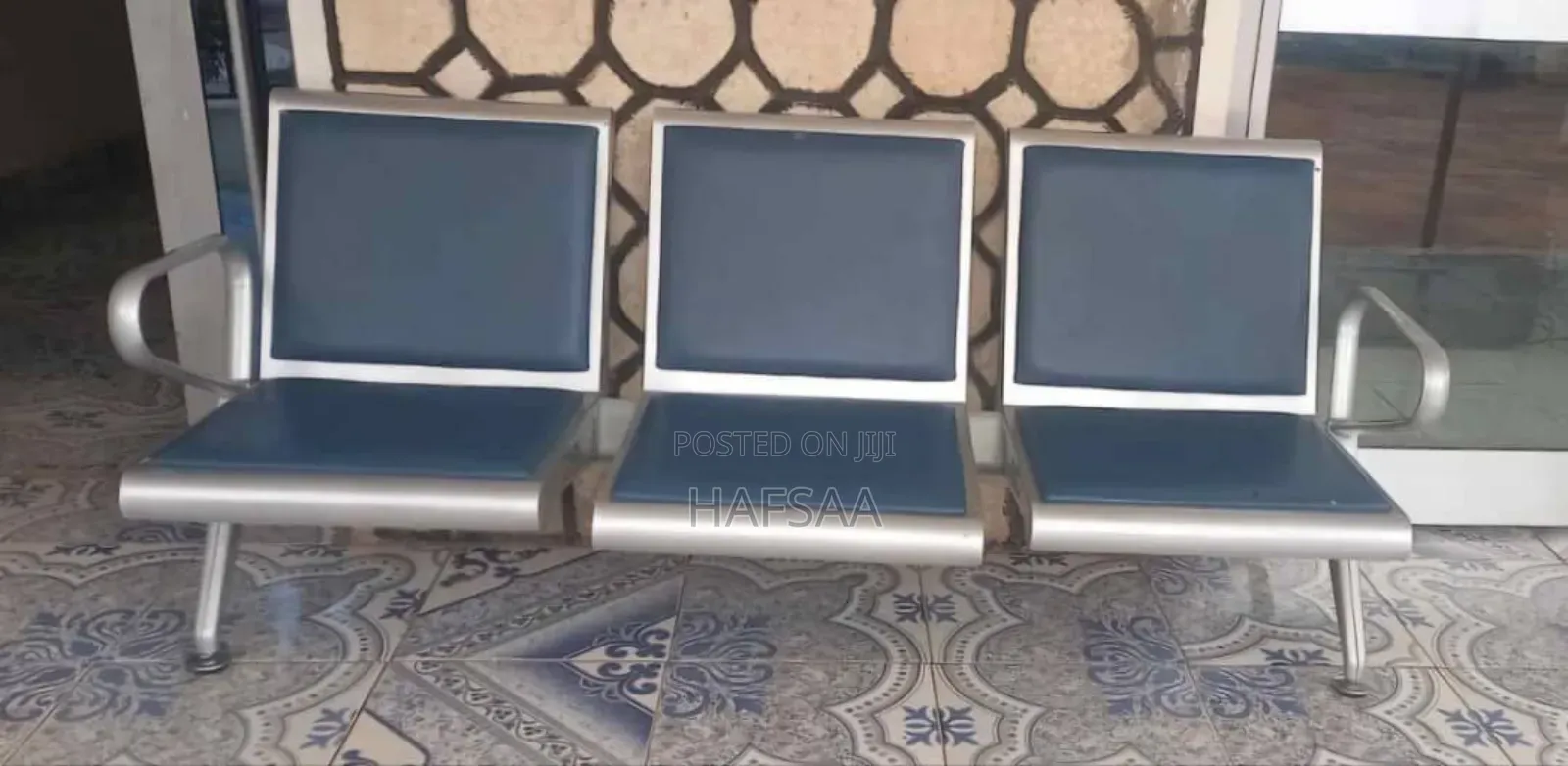 Airport Three Sitter Lezer