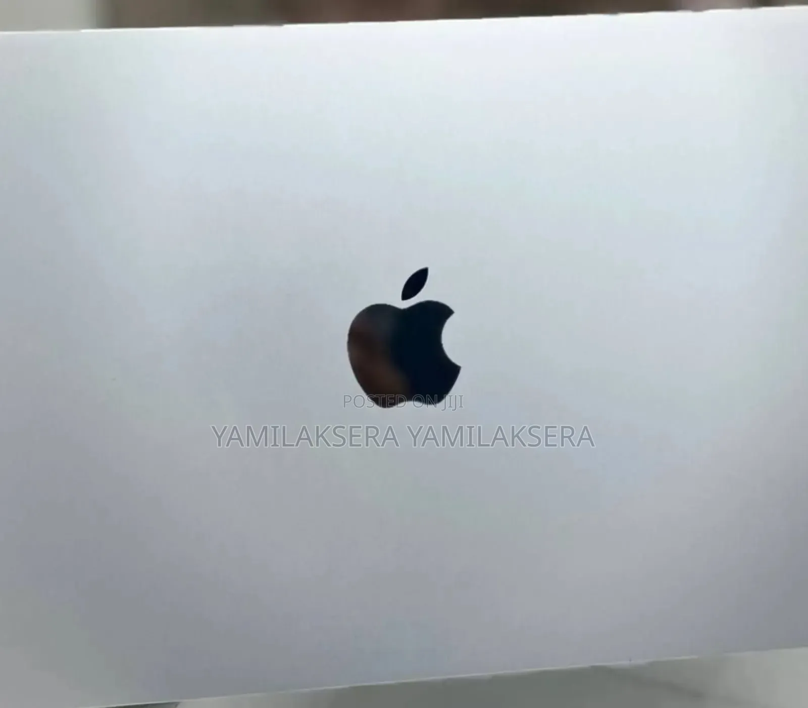 New Laptop Apple MacBook Air 2022 M2 8GB Apple M2 SSD 256GB