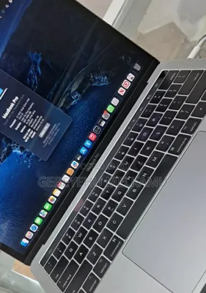 New Laptop Apple MacBook Pro 16GB Intel Core I5 SSD 256GB