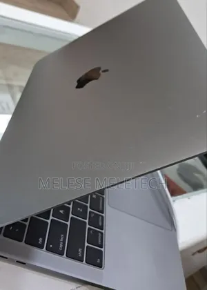 New Laptop Apple MacBook Pro 2017 16GB Intel Core I5 SSD 256GB