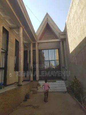 3bdrm House in Adama for sale