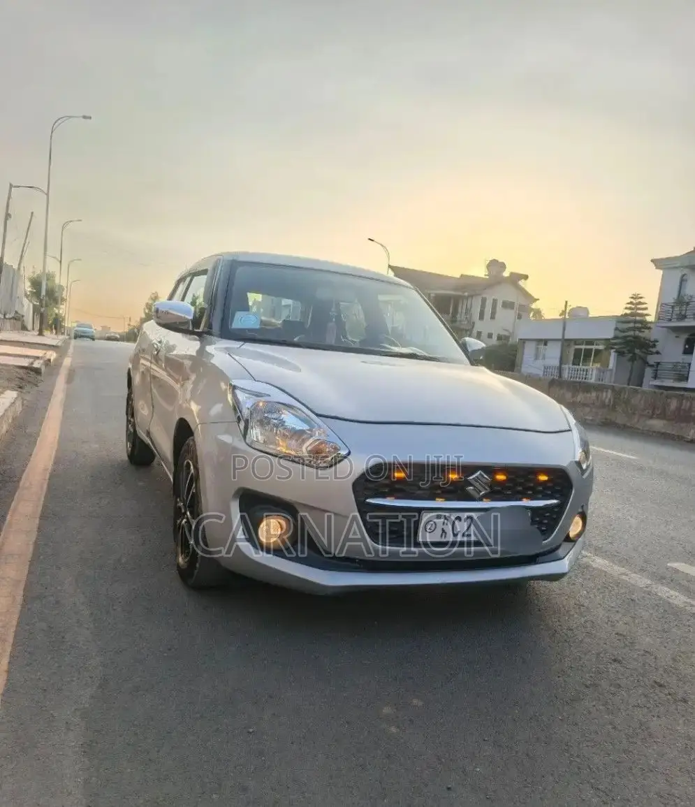 Suzuki Swift 2022 Silver