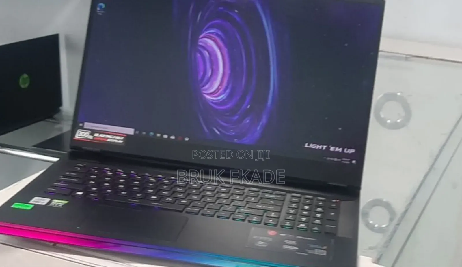 New Laptop MSI Raider GE76 12UGS 32GB Intel Core I7 SSD 1T