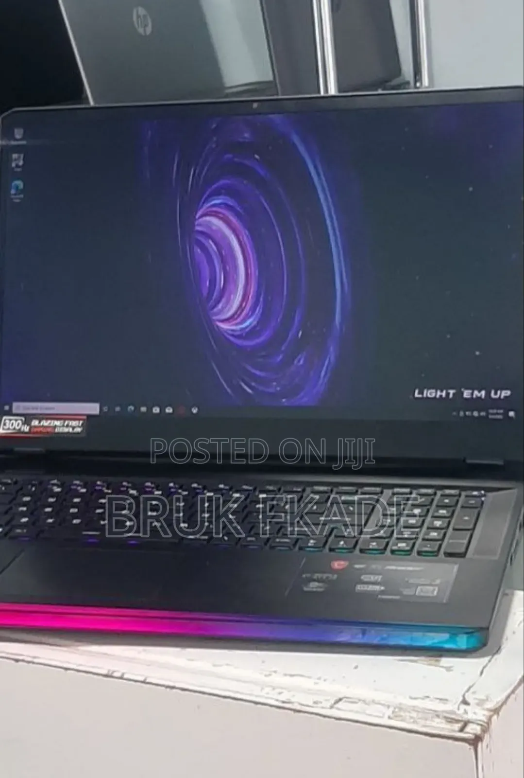 New Laptop MSI Raider GE76 12UGS 32GB Intel Core I7 SSD 1T