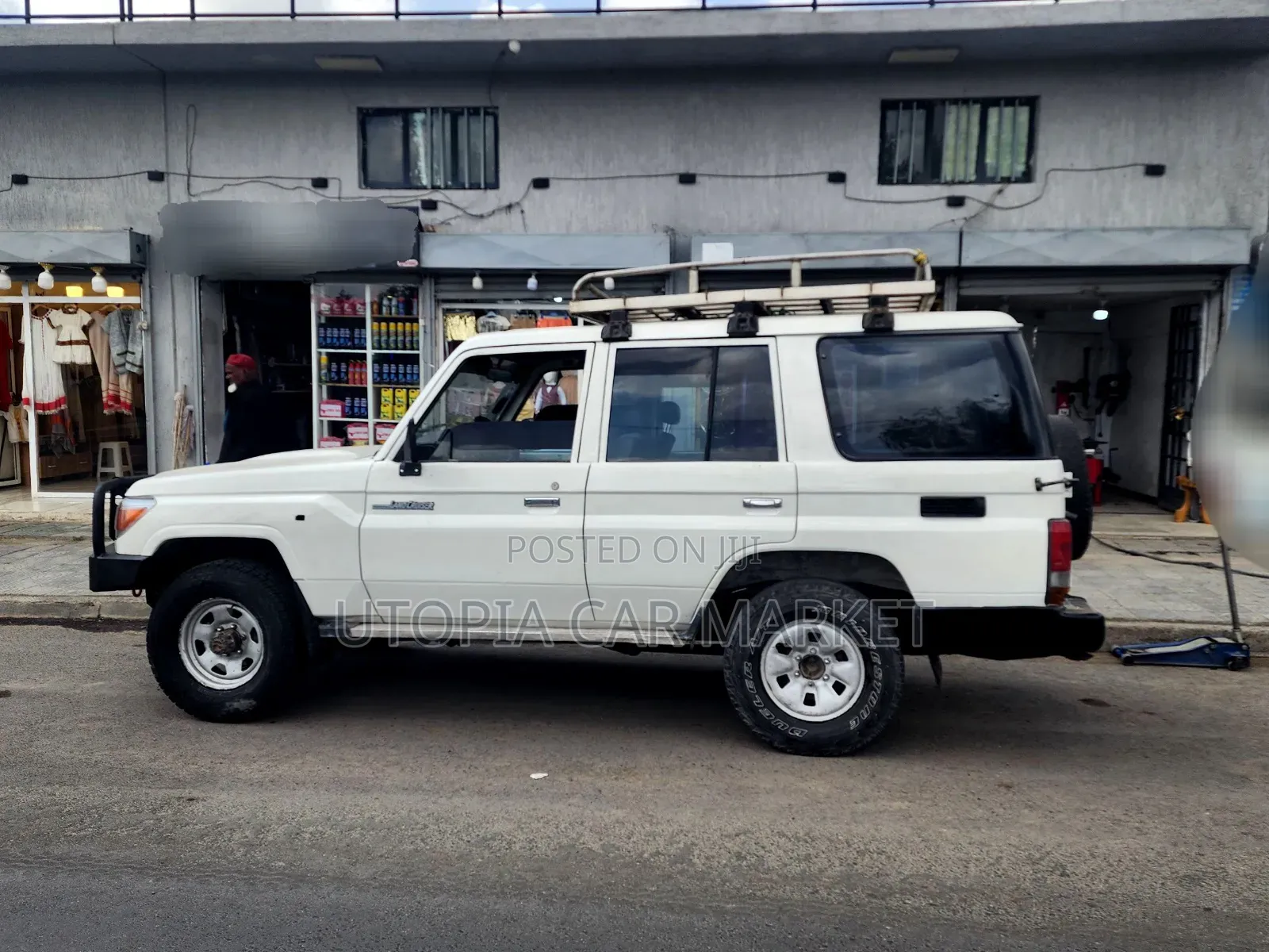 Toyota Land Cruiser 1994 White