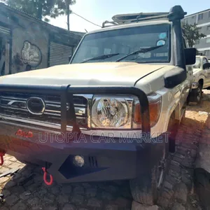 Toyota Land Cruiser 1994 White