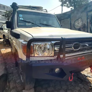 Toyota Land Cruiser 1994 White