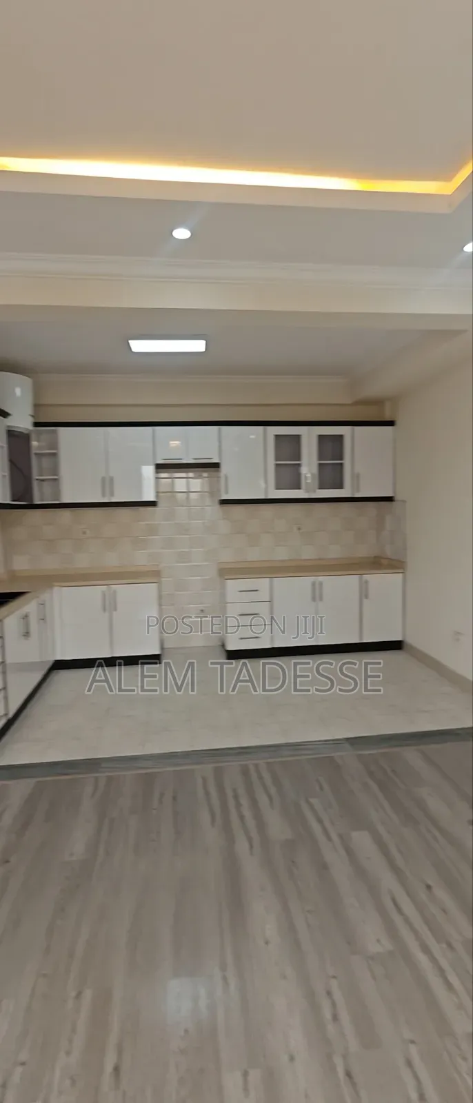 6bdrm House in Private House, Bole for rent