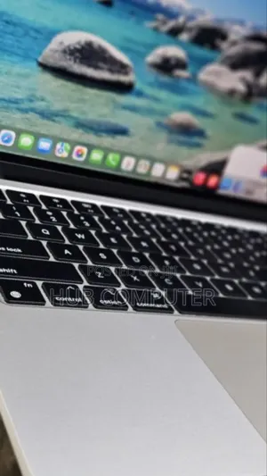 New Laptop Apple MacBook Air 2022 M2 8GB Apple M2 SSD 256GB