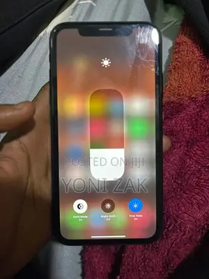 Apple XR 64 GB Black