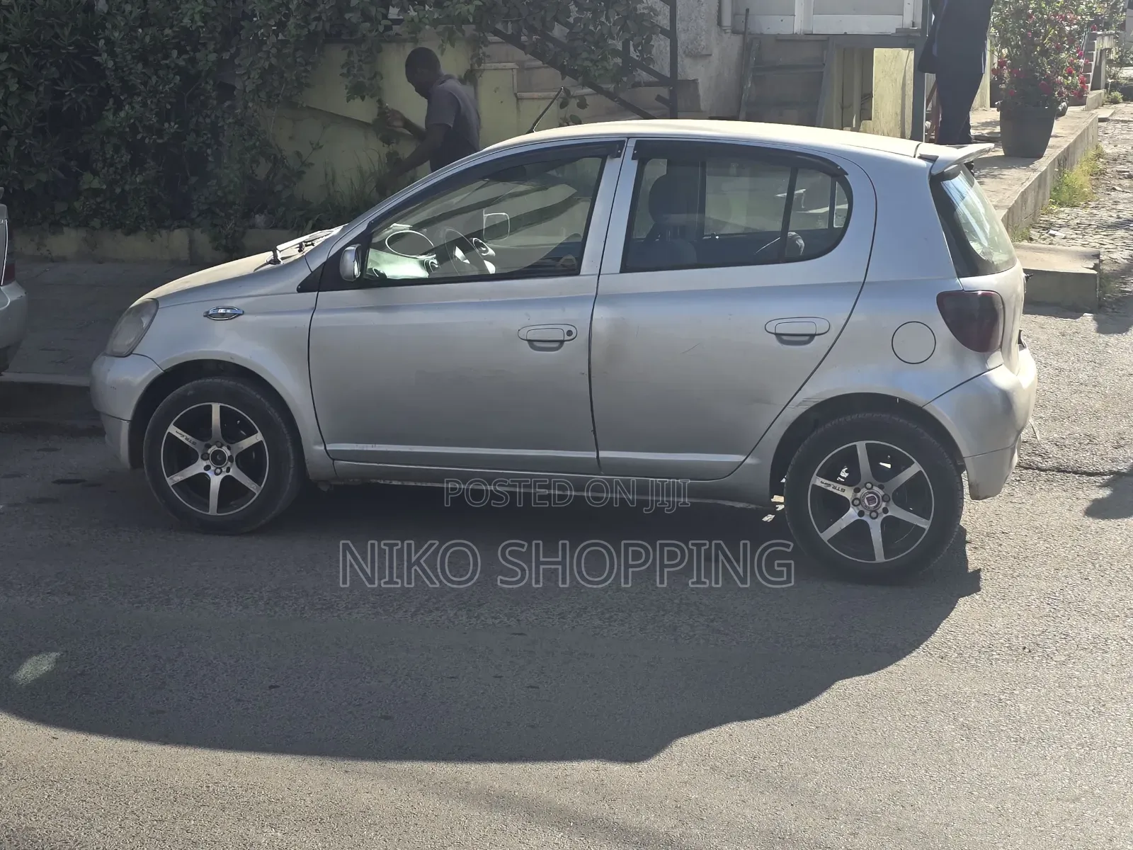 Toyota Vitz 2001 Gray