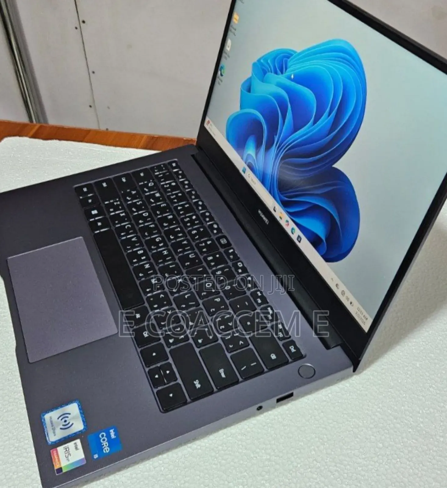 New Laptop Huawei MateBook 13 WRT-W19E 8GB Intel Core I5 SSD 512GB