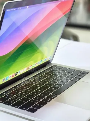 New Laptop Apple MacBook Pro 2018 8GB Intel Core I5 SSD 256GB