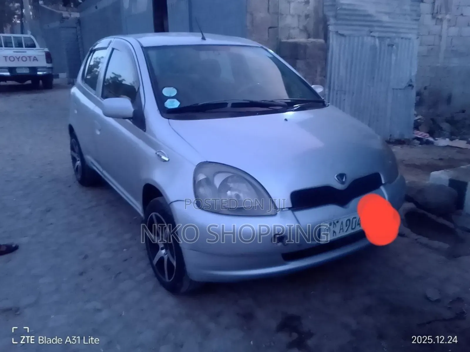 Toyota Vitz 2001 Gray