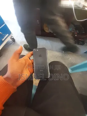 Apple iPhone 7 32 GB Black