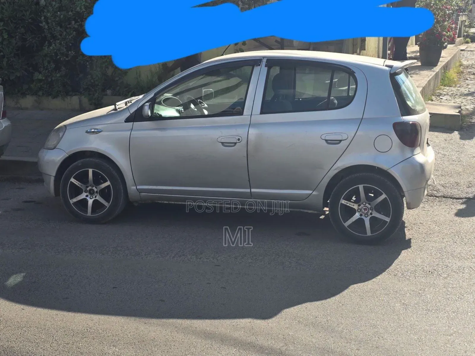 Toyota Vitz 2000 Silver
