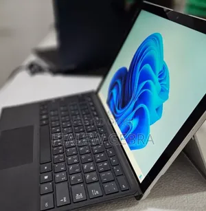 New Laptop Microsoft Surface 8GB Intel Core I5 SSD 128GB