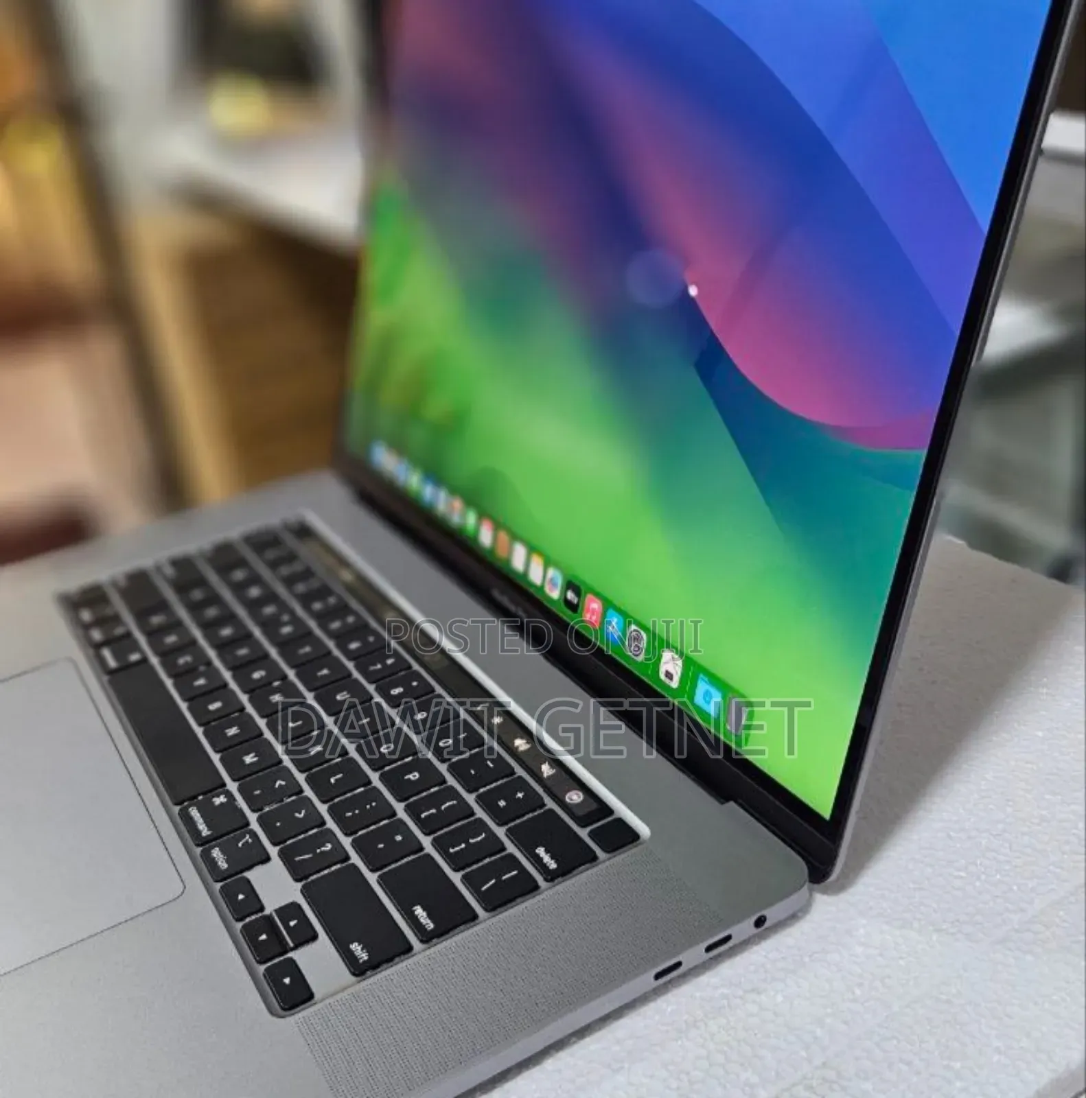 New Laptop Apple MacBook Pro 2019 16GB Intel Core I9 SSD 1T