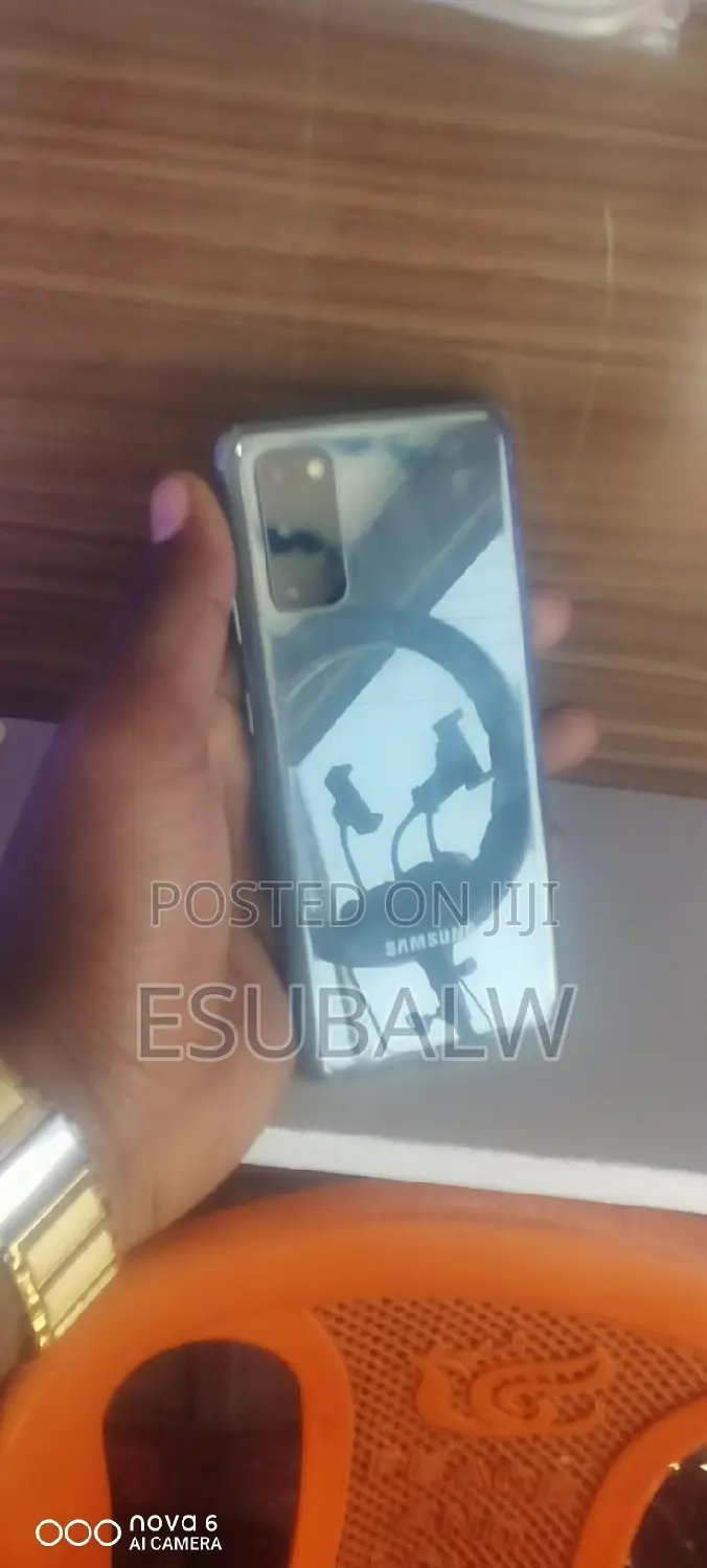 New Samsung Galaxy S20 128 GB Black