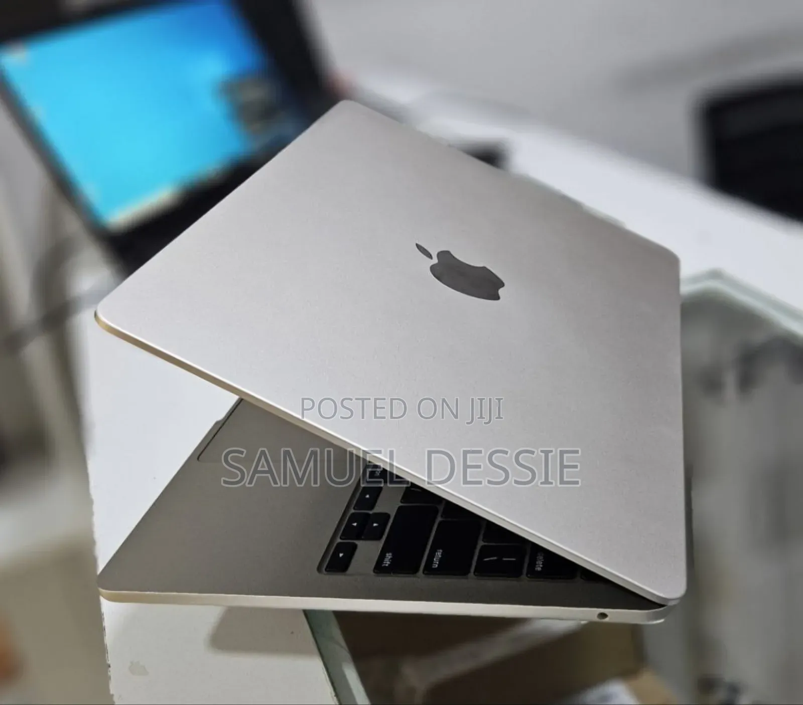 New Laptop Apple MacBook Air 2022 M2 8GB Apple M2 SSD 256GB