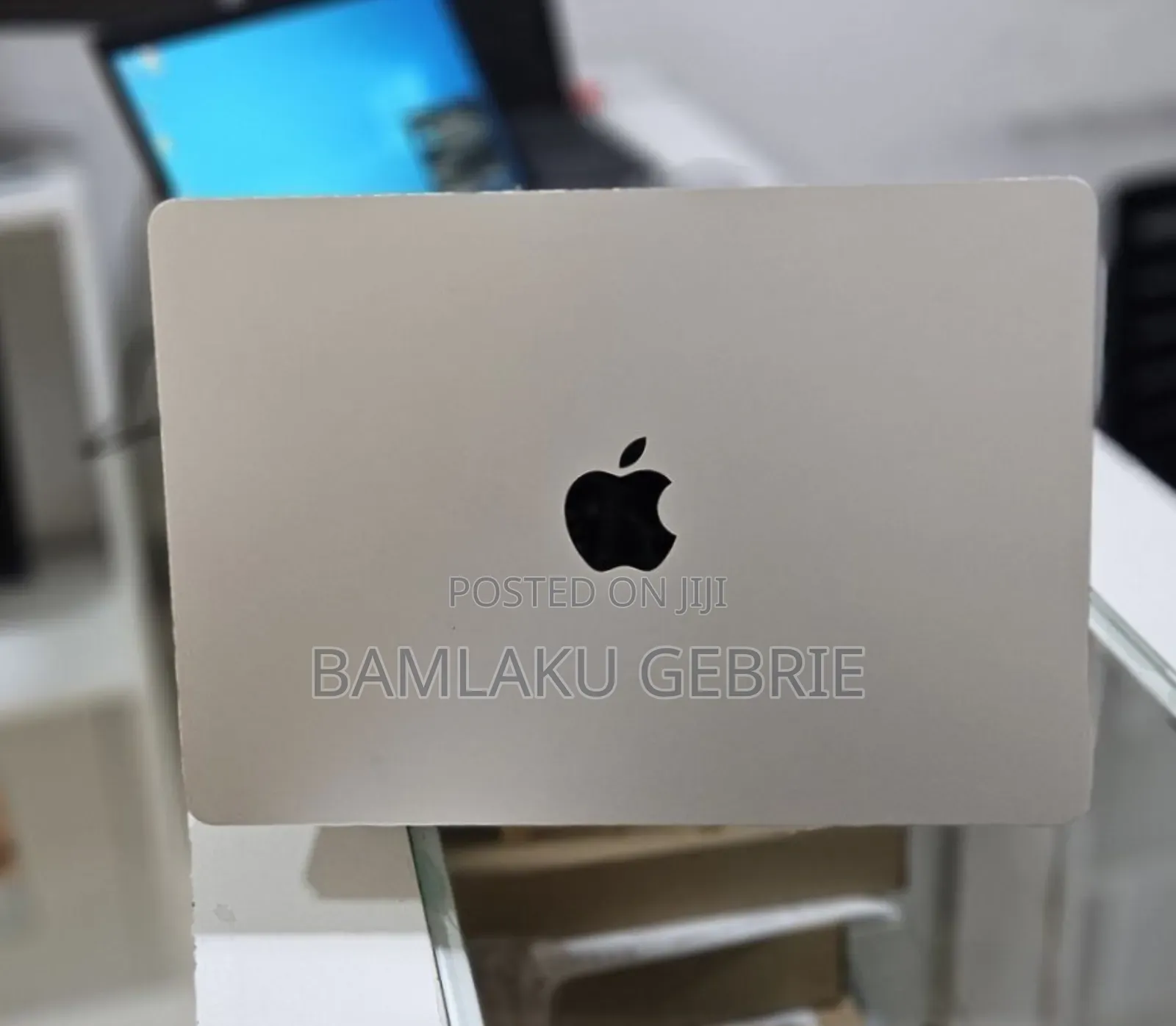 New Laptop Apple MacBook Air 2022 M2 8GB Apple M2 SSD 256GB