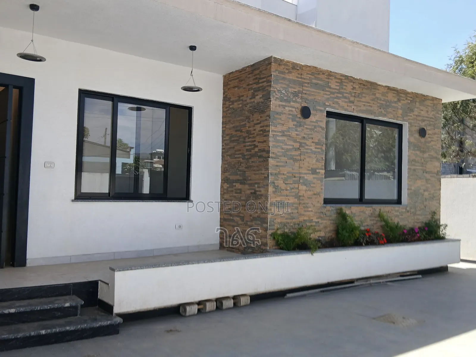 3bdrm Villa in ሰሚትፍየል ቤት አካባቢ በካረታ, Bole for sale