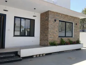 3bdrm Villa in ሰሚትፍየል ቤት አካባቢ በካረታ, Bole for sale