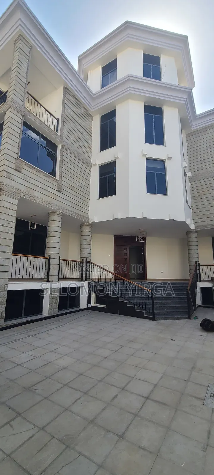 የሚከራይ ቢሮ ፎቅ