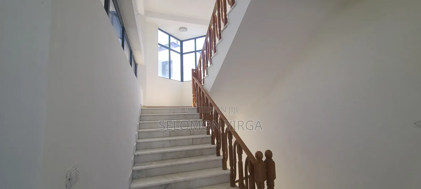 የሚከራይ ቢሮ ፎቅ