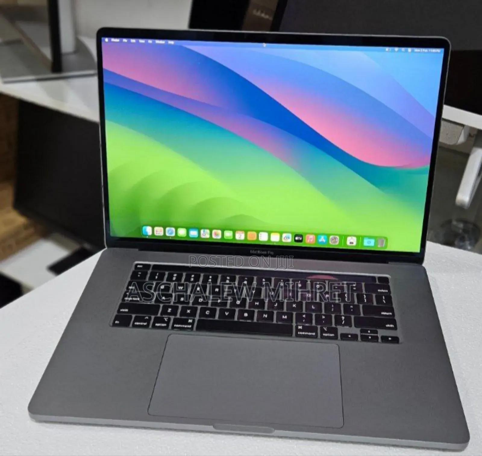 New Laptop Apple MacBook Pro 2019 16GB Intel Core I9 SSD 1T