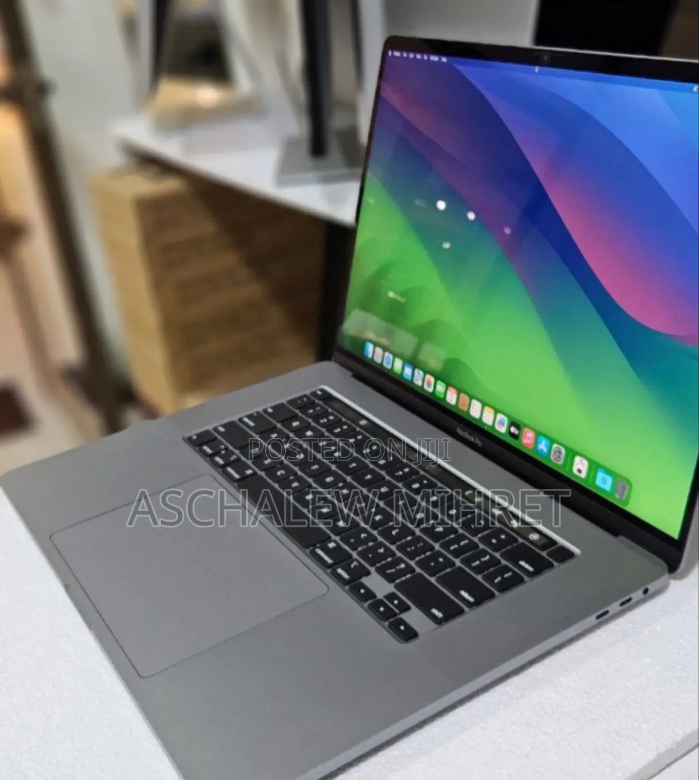New Laptop Apple MacBook Pro 2019 16GB Intel Core I9 SSD 1T