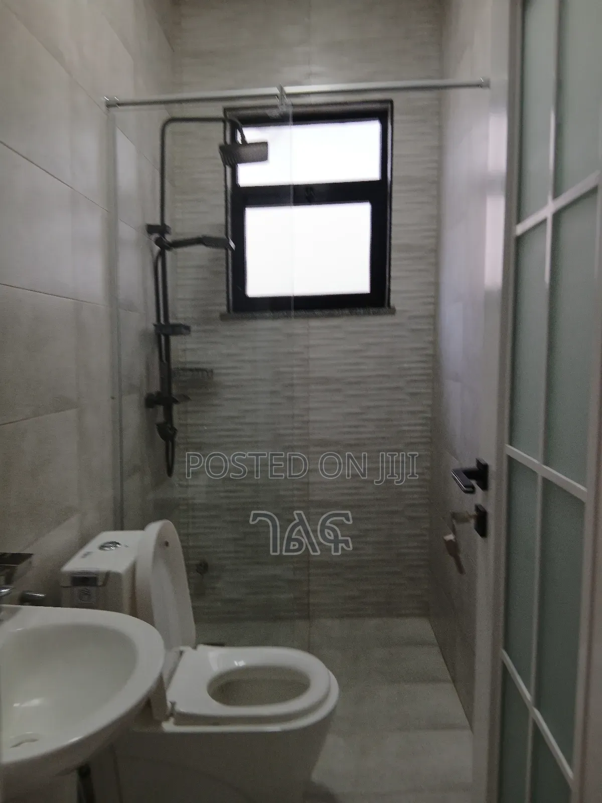 3bdrm Villa in ሰሚትፍየል ቤት አካባቢ በካረታ, Bole for sale