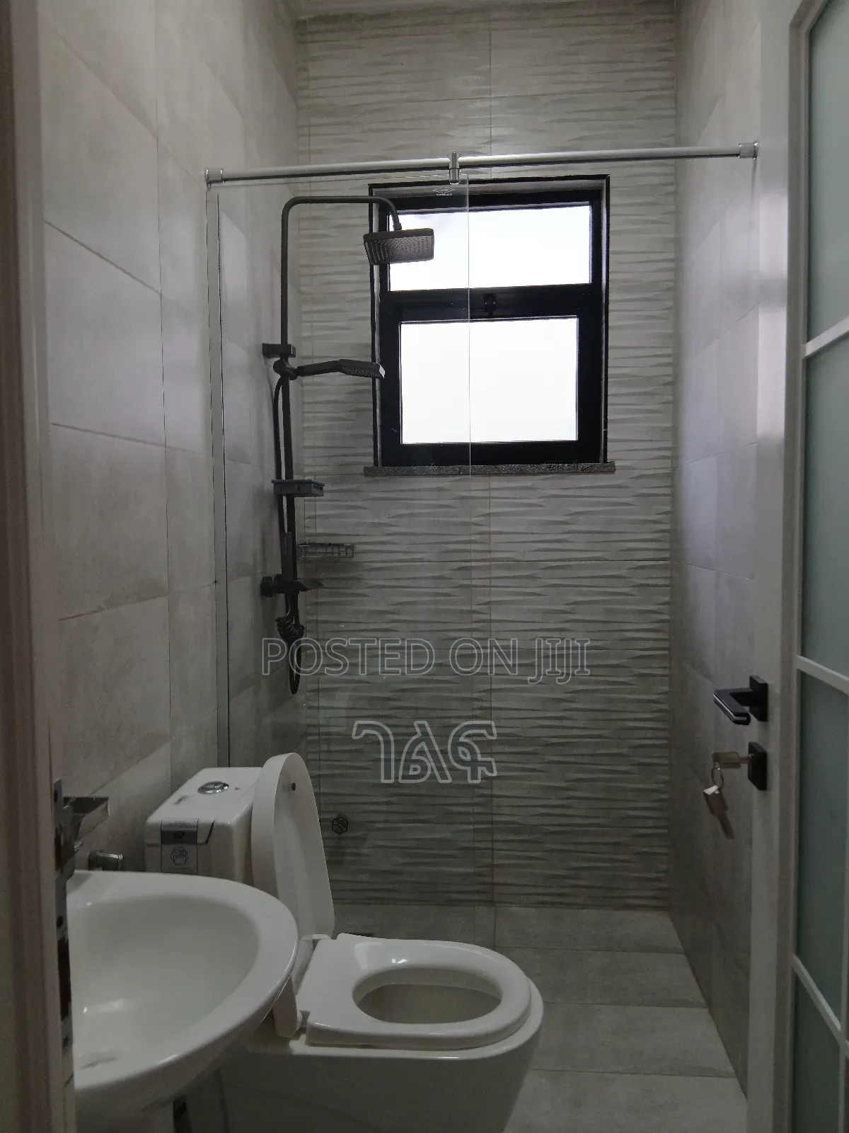 3bdrm Villa in ሰሚትፍየል ቤት አካባቢ በካረታ, Bole for sale