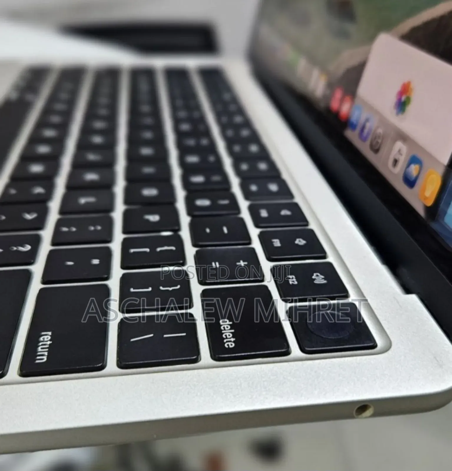 New Laptop Apple MacBook Air 2022 M2 8GB Apple M2 SSD 256GB