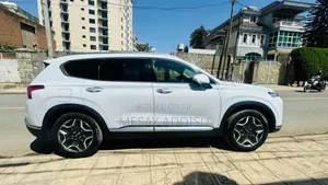 Hyundai Santa Fe Hybrid 2023 White