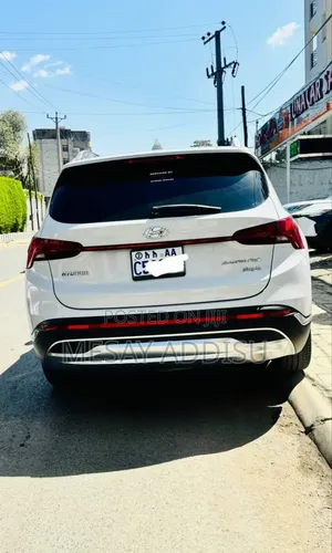 Hyundai Santa Fe Hybrid 2023 White