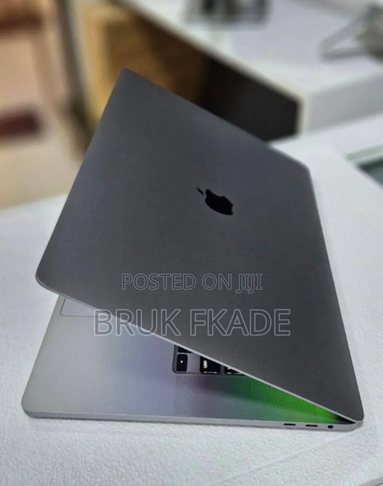 New Laptop Apple MacBook Pro 2019 16GB Intel Core I9 SSD 1T