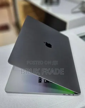 New Laptop Apple MacBook Pro 2019 16GB Intel Core I9 SSD 1T