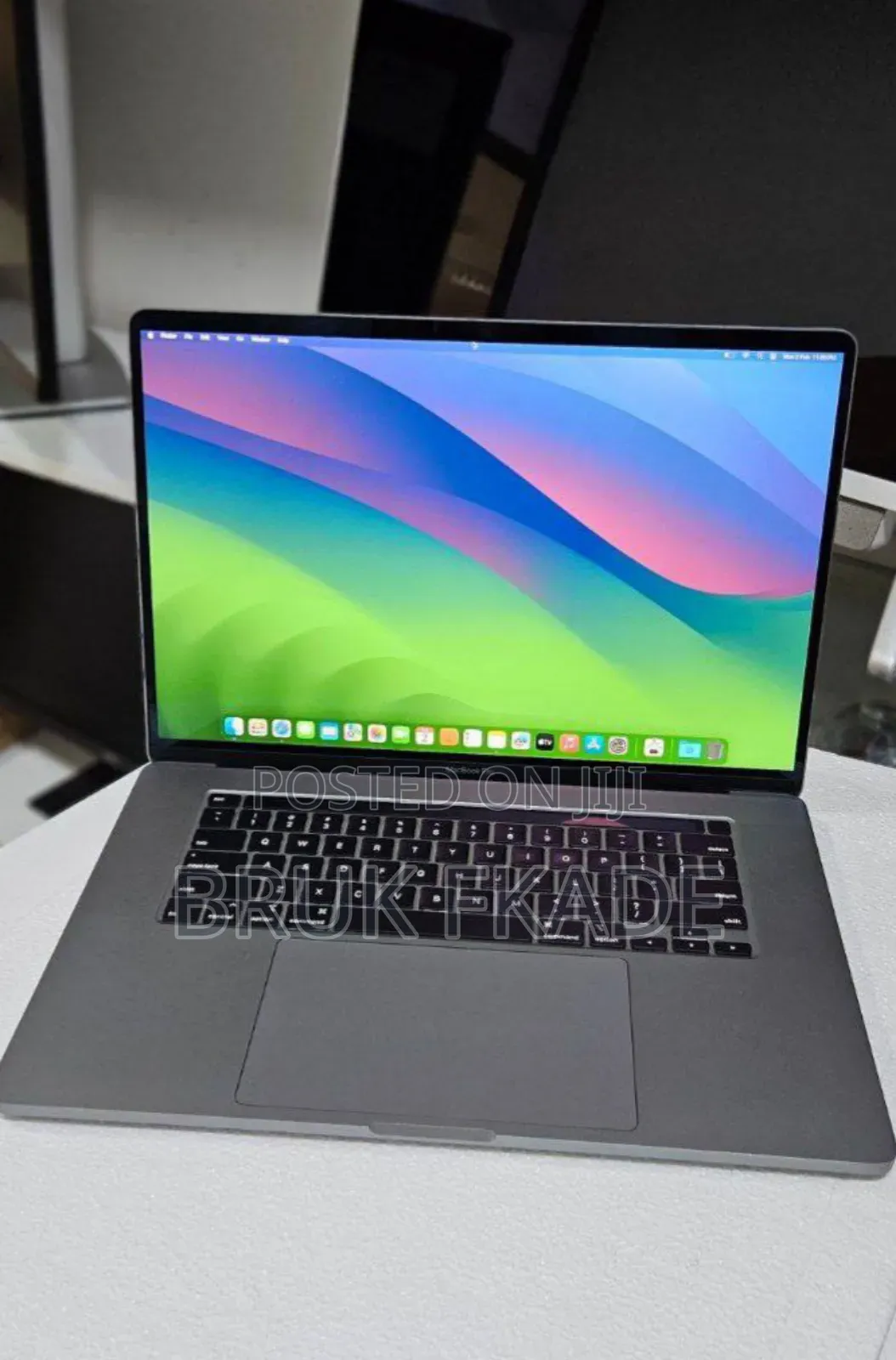 New Laptop Apple MacBook Pro 2019 16GB Intel Core I9 SSD 1T