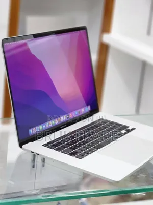 New Laptop Apple MacBook Pro 2019 16GB Intel Core I7 SSD 512GB