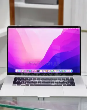 New Laptop Apple MacBook Pro 2019 16GB Intel Core I7 SSD 512GB