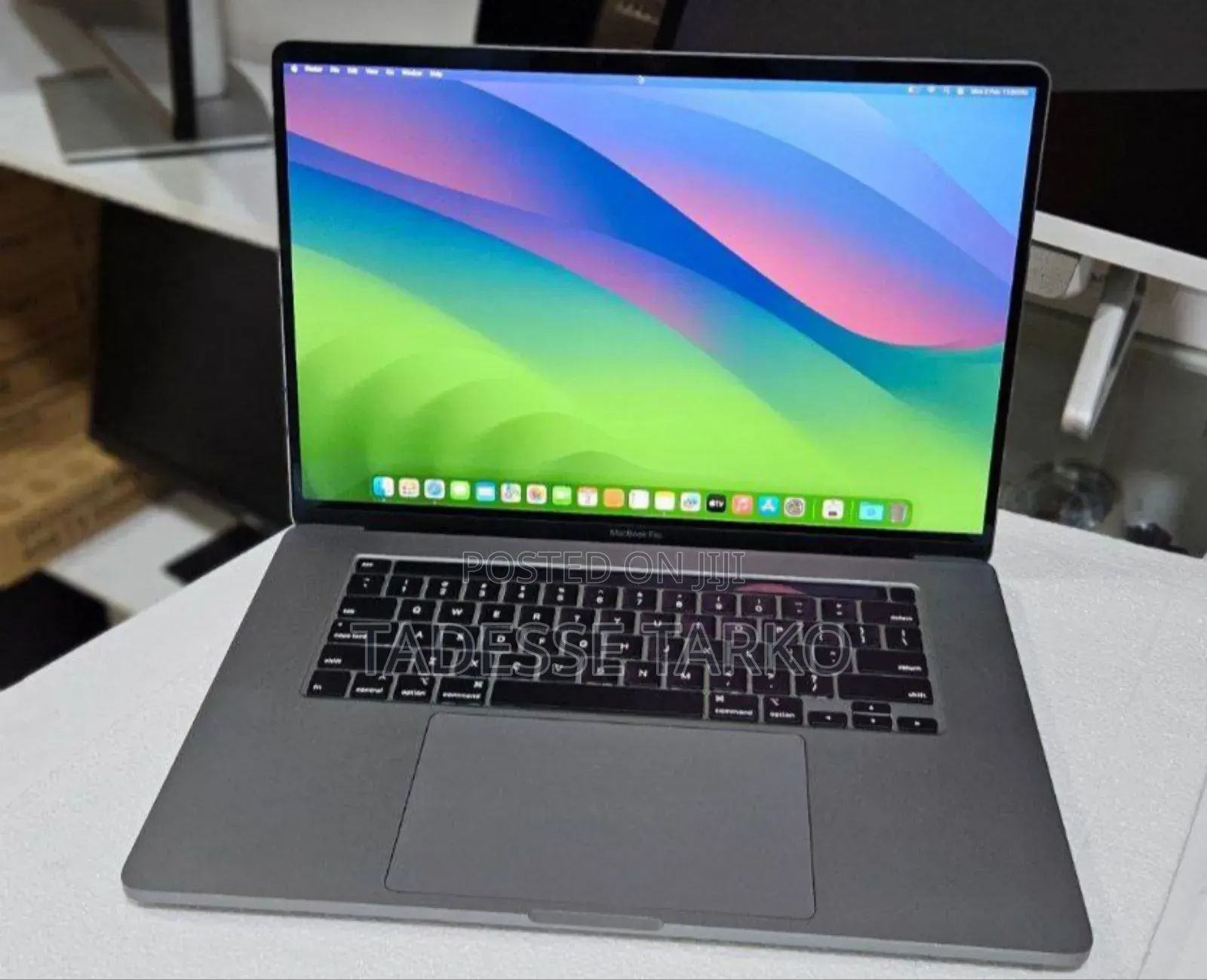 New Laptop Apple MacBook Pro 16GB Intel Core I9 SSD 1T