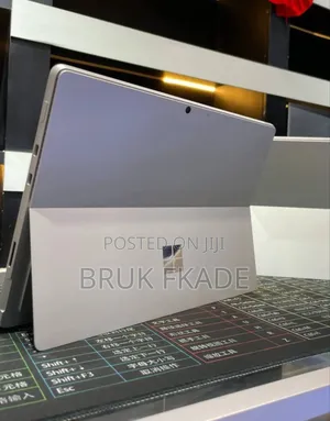 New Laptop Microsoft Surface Pro 7 16GB Intel Core I7 SSD 256GB