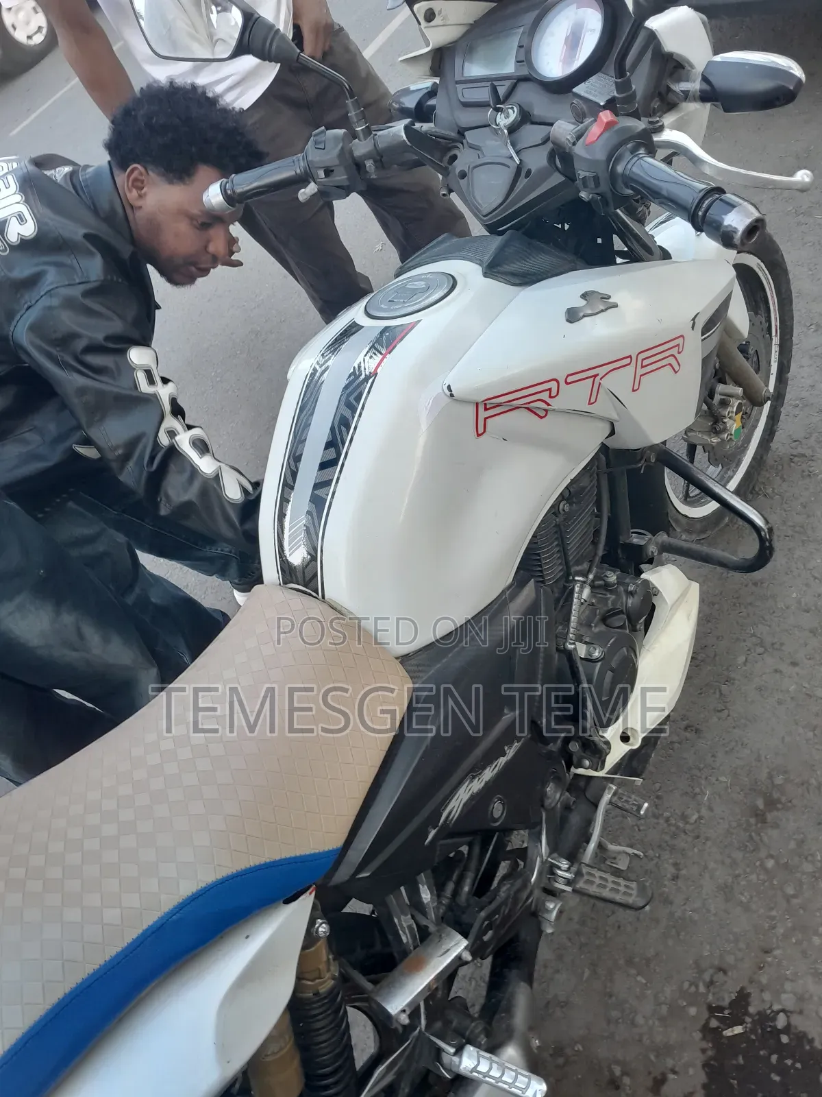 New TVS Apache 180 RTR 2022 White